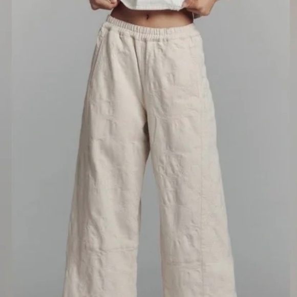 The Izzie Relaxed Pull-On Jacquard Pant - Picture 1 of 12